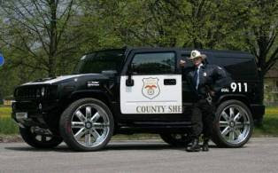 Foto Mobil Yang Membuat Polisi Tidak Berwibawa Lagi [ www.BlogApaAja.com ]