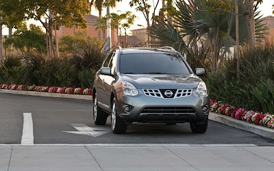 2011 Nissan Rogue Front View