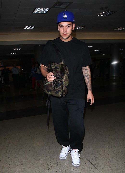 Rob Kardashian Arrives At LAX Airport » Gossip