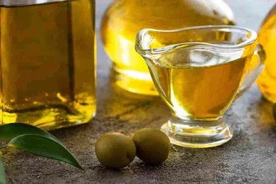 How to clean ears with olive oil