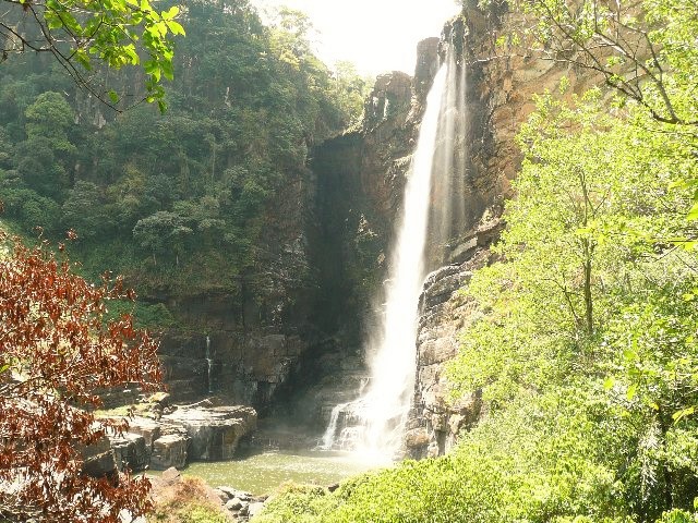 Laxapana Waterfall, adam's lake