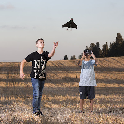 powerup-fpv-paper-airplane-vr-drone-model-kit-Experience-As-A-Pilot-of-Your-Paper-Airplane