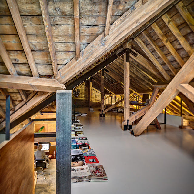 Picture of wooden roof structure 