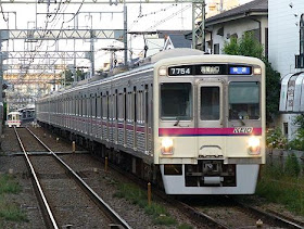 京王電鉄　快速　高尾山口行き9　7000系幕車