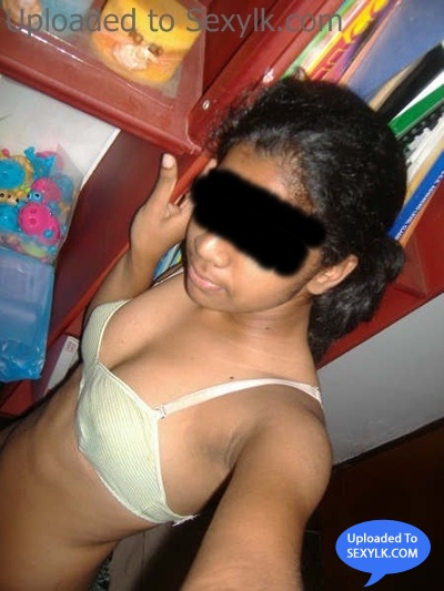 Sinhala hot sexy girl Fucking 920 AM Posted in Srilankan