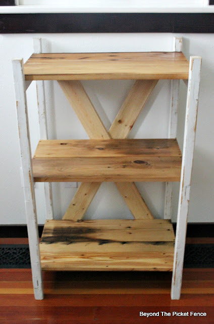 Ladder shelf, barnwood, reclaimed wood, bookshelf, Minwax, Polyacrylic, http://bec4-beyondthepicketfence.blogspot.com/2016/04/easy-ladder-shelf.html
