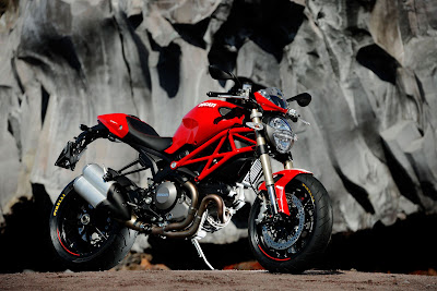 2011 Ducati Monster 1100 EVO Wallpaper