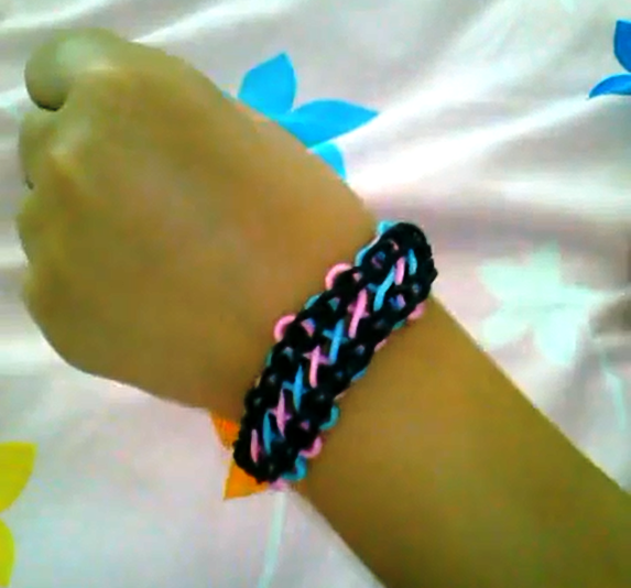 pulseira-elasticos-infinitos-rainbow-tear-loom