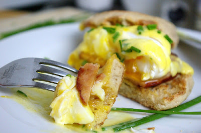 http://www.sprinklesofparsley.com/2011/05/eggs-benedict.html