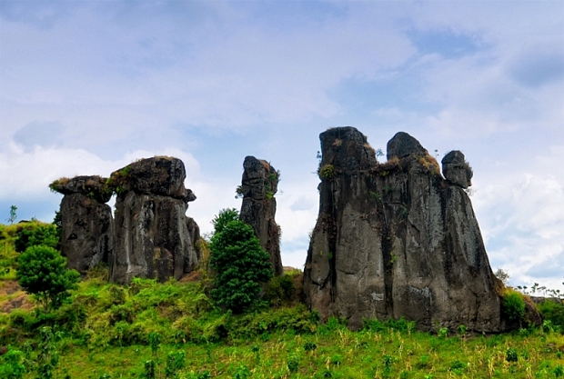 Temuan Berharga: Situs Batu Solor Si Stonehenge Van Java