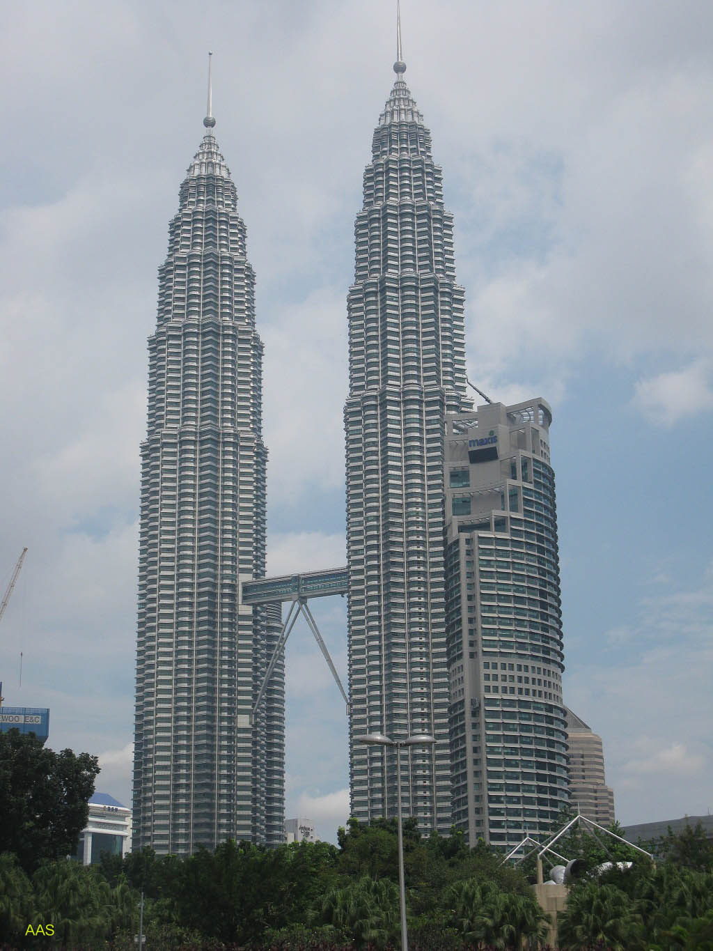 ... Amazing Pictures, Things, Facts: THE PETRONAS TWIN TOWERS - MALAYSIA