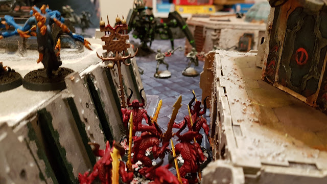 Warhammer 40k battle report - Maelstrom of War -  Schemes of War - 1000 points - Chaos Daemons vs Necrons