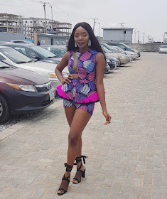 Music artiste Simi stuns in sexy #Ankara outfit