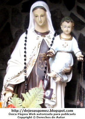 La Virgen María con el niño Jesús. Foto de la Virgen María tomada por Jesus Gómez