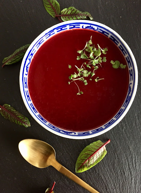 Rote-Bete-Kartoffel-Suppe mit Meerrettich, Rezept glutenfrei & vegan, Minimalismus: Zubereitung einfach + schnell, Healthy Food Style, Blog, Rezeptinspirationen für jeden Tag, gesund und lecker, Rezeptideen, schnelle Rezepte, entdecken, leicht