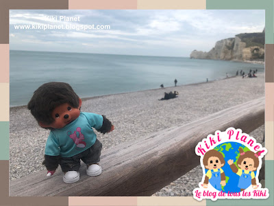 kiki Monchhichi Etretat normandie falaise