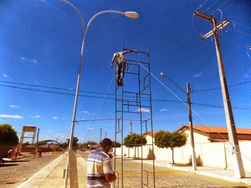 Celpe adverte contra acidentes com a rede elétrica nas obras de construção e reforma