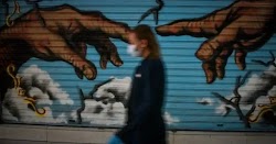  Την κυβέρνηση «αδειάζει» ο καθηγητής Ιατρικής, Γιώργος Παυλάκης, ο οποίος αποκάλυψε πως δεν πρόκειται να αποκτήσουμε ούτε αυτόν τον χειμώνα...