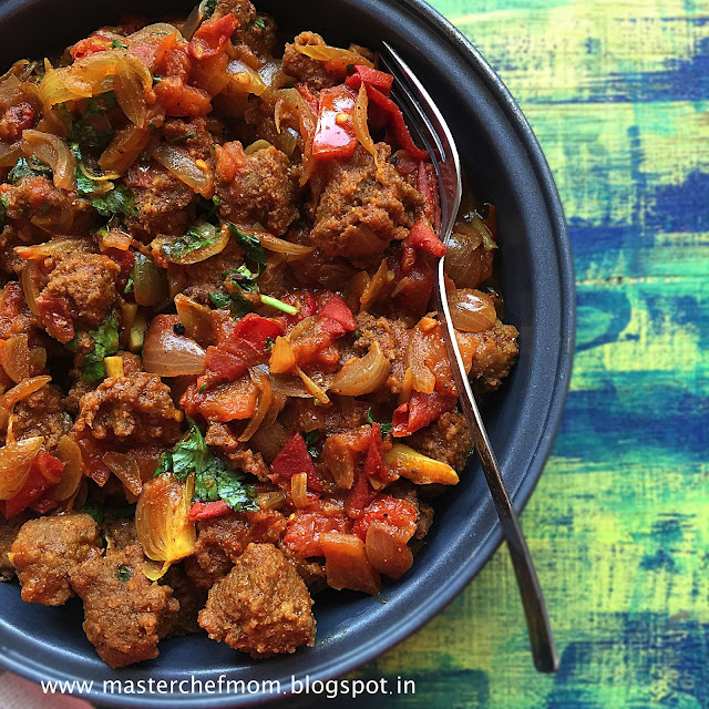 Vazhaipoo Vada Curry