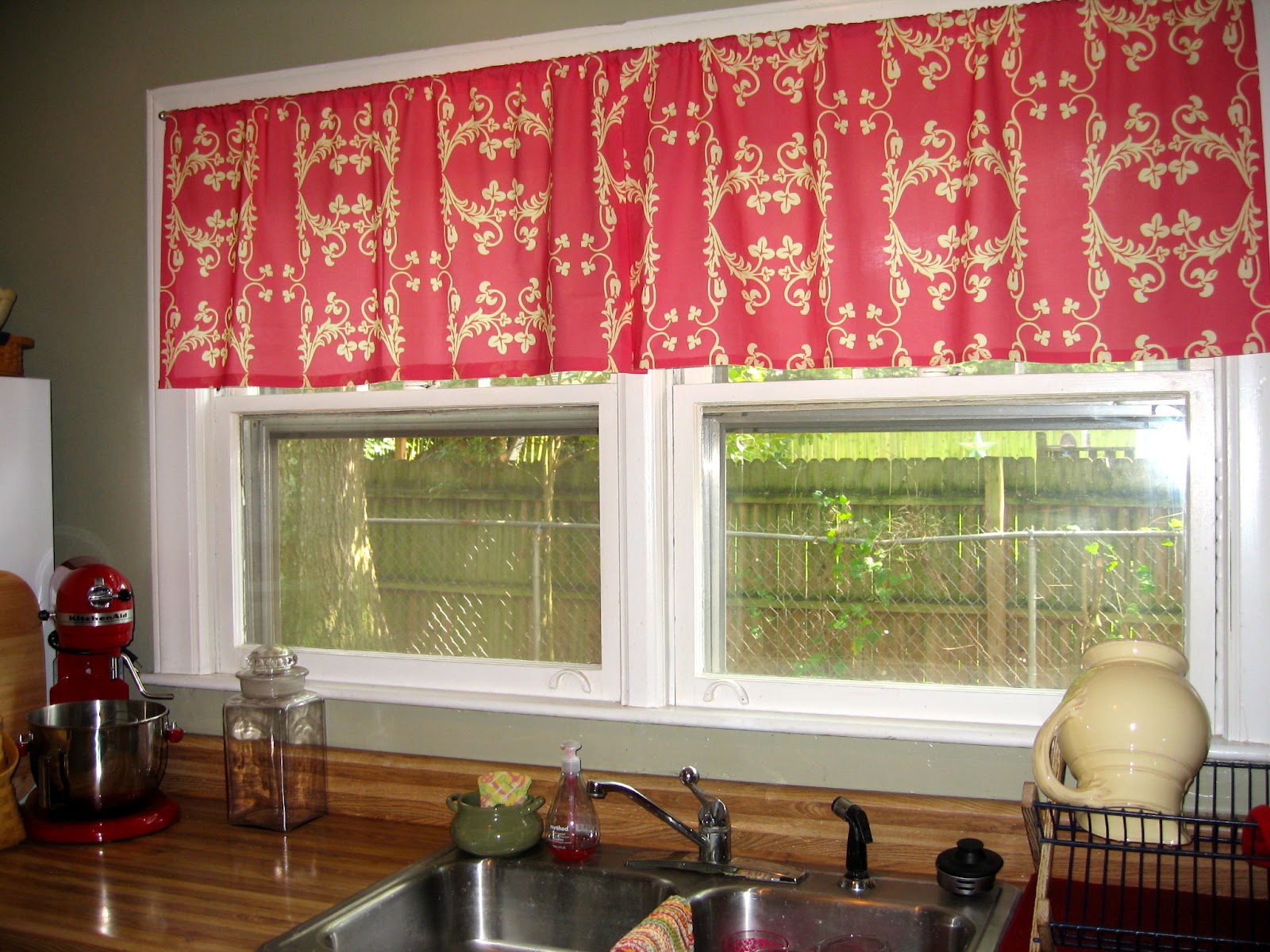 kitchen back door pictures Kitchen Curtain Ideas | 1600 x 1200