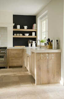 Mẫu phòng bếp kết hợp với nội thất đồ gỗ giản dị nhưng đẹp không ngờ