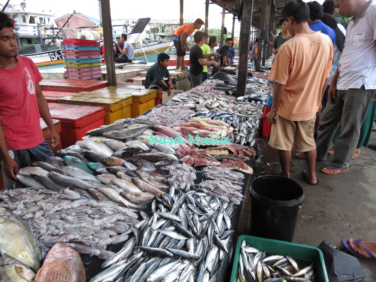  warna  warni  hidupku  Pasar Ikan  Di Jeti Nelaya