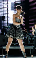 blogdelatele-rihanna-essence-13 Rihanna impacta en el Festival Essence 2008!
