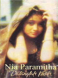  diproduksi saat Mitha masih duduk di kursi Sekolah Menengan Atas Nia Paramitha  Nia Paramitha – Datanglah Kasih (1995)