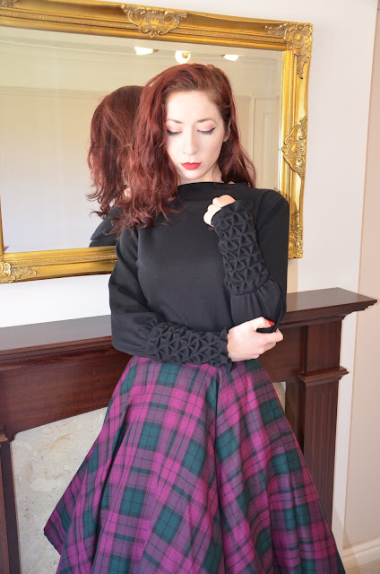 Vintage casual style black boatneck sweatshirt with honeycomb diamond smocking and tartan circle skirt self drafted sewing pattern retro sustainable low budget DIY fashion blogger