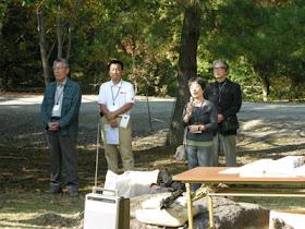 左から、岡崎浩（一水会会員）先生、大東純子（二紀会同人）先生(＝左から3人目)、櫻井晨正（二紀会委員）先生(＝左から4人目)