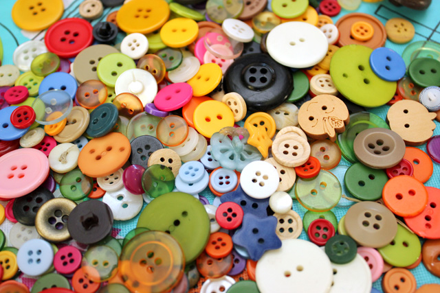 Simply Designing with Ashley: Kids Craft: Button Art