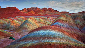 Gunung Berwarna Pelangi - infolabel.blogspot.com