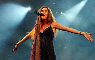 http://modaparahomens.com.br/wp-content/uploads/2011/10/joss-stone-rockinrio2011.jpg