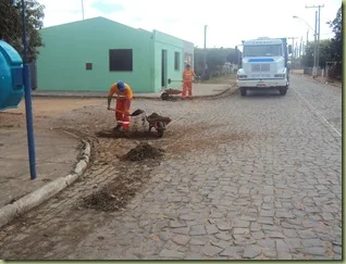 Mutirão de limpeza no Bairro Santo Antônio