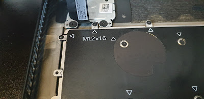 Dell Alienware m17 R4 disassembly 1