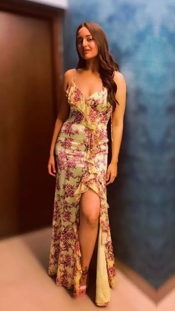 Sonakshi Sinha Or Sunny Leone Ki Xxx - 11 hottest photos of Sonakshi Sinha flaunting her sexy legs in high slit  dresses - see now.