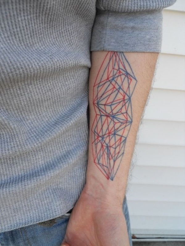 Entrelaçar o vermelho e o azul linhas de criar uma ilusão de óptica em que o portador do antebraço neste tatuagem.