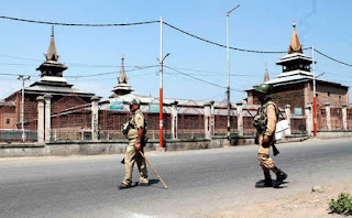 curfew-like-situation-in-srinagar-after-strike