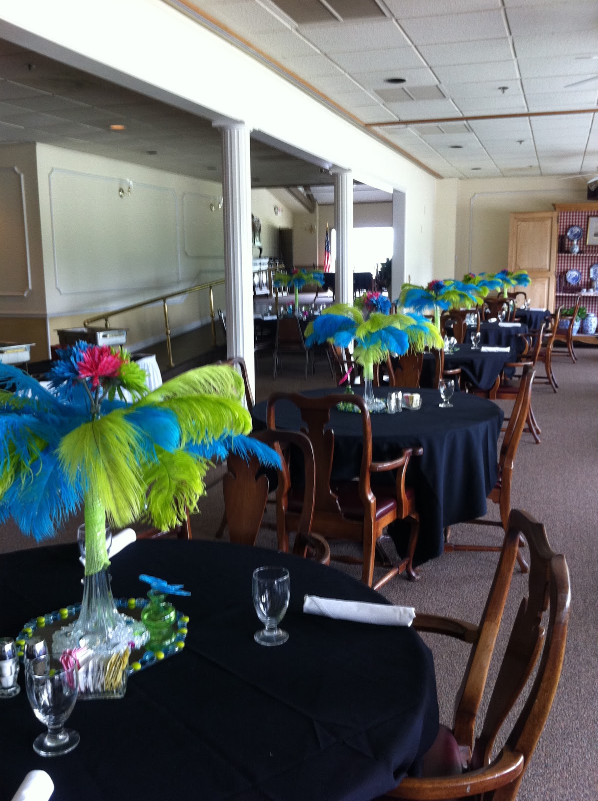 feather centerpieces for