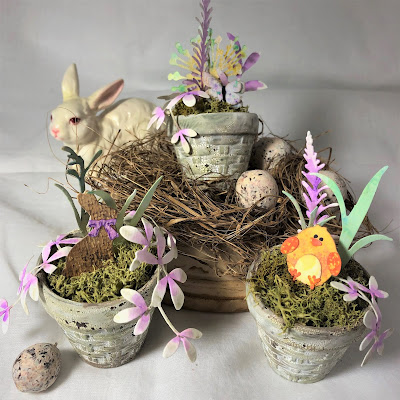 Sara Emily Barker https://sarascloset1.blogspot.com/2019/03/tiny-easter-table-decor.html Easter Table Decor Tim Holtz Sizzix Wildflower Stems Springtime Side-Order 1