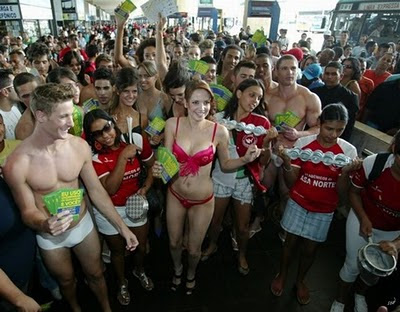 the underwear day atau hari pakaian dalam di brazil