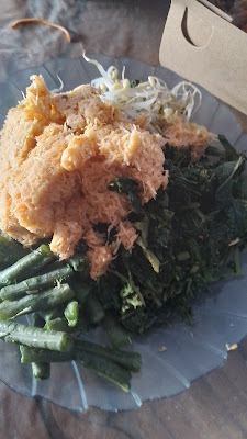 gambar urap di ayam panggang blawe kediri