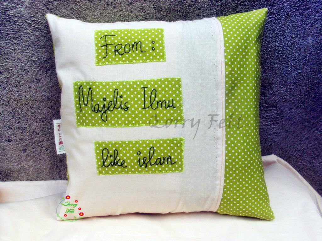 Bantal Aplikasi Untuk Kado Dan Hadiah Menarik