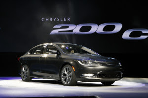 2016 Chrysler 200 Convertible and SRT Specs Review