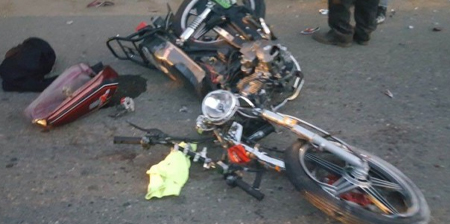 Tres heridos al chocar dos motocicletas en carretera Villa Riva – Arenoso