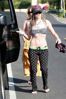 Avril lavigne looking sexy in Bikini