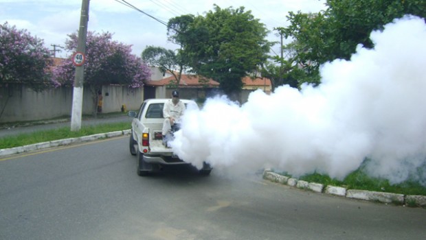 Moradores do loteamento João Borges pedem para que a Prefeitura solicite o carro da fumaça, para tentar amenizar muriçocas 