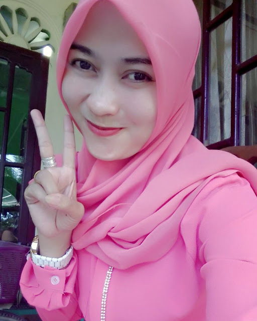 Foto selfie cewek hijab  manis Hijab  Mewah