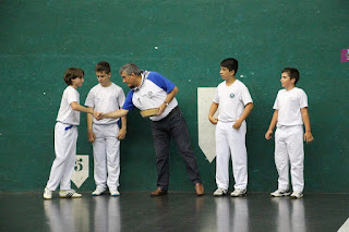 Partido de pelota mano en el Frontón Barakaldés