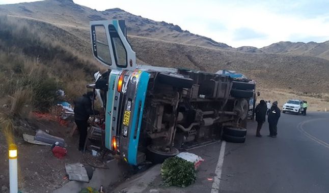 #Policial| fatídico accidente deja como saldo de 02 personas fallecidas en el Km 235+600.